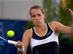 Павлюченкова проиграла Возняцки в двух сетах в финале турнира в Токио