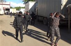 В тепличном хозяйстве мигрант набросился с ножом на бойца ОМОН