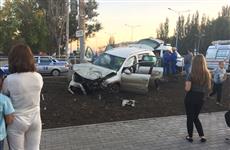 На Московском шоссе в Самаре Volkswagen протаранил кроссовер, пострадали несколько человек