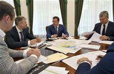Дмитрий Азаров и Евгений Дитрих обсудили проект строительства трассы Европа - Западный Китай