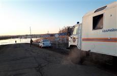 Из-за паводка в Пестравском районе дежурит отряд спасателей
