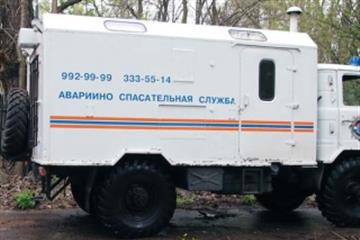 В Красноярском районе спасатели вытащили из колеи застрявший автомобиль рыбака