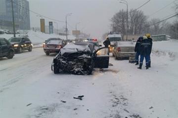 В Самаре в ДТП с участием трех машин погибла автомобилистка