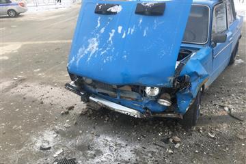 В ДТП в Самаре пострадала автоледи, выехавшая на перекресток на запрещающий сигнал светофора