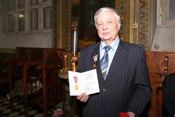 Александр Бахмуров получил награду Патриарха всея Руси