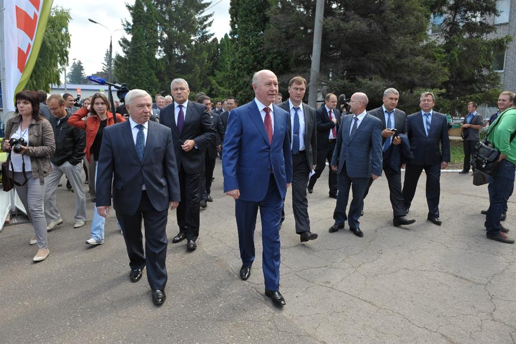 Погода в усть кинельском. Премиум спорт Усть Кинельский. Владимир Королев Усть Кинельский. ООО премиум Усть Кинельский. Матвеев Усть Кинельский.