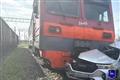 В столкновении автомобиля с поездом в Сызрани погиб человек