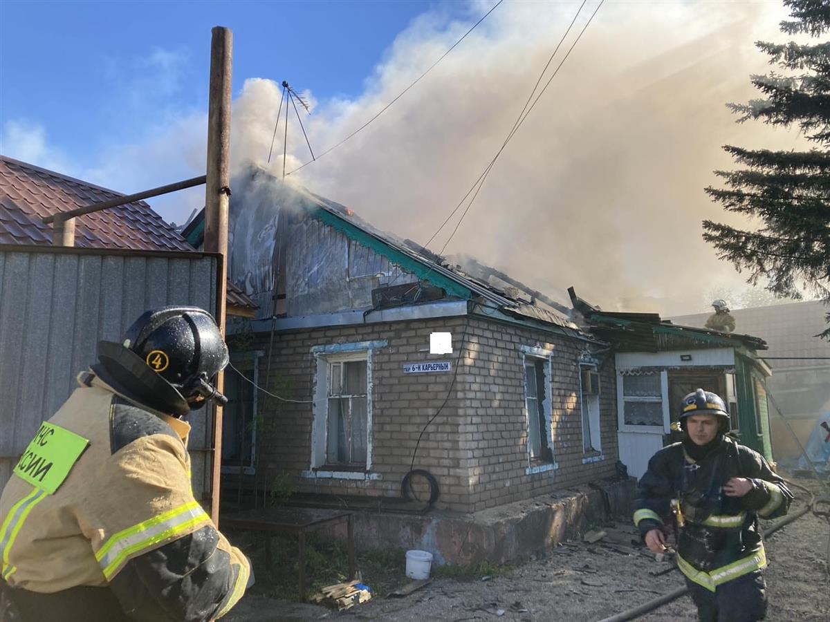 В Самаре 90 человек тушили пожар в частном доме | 14.05.2022 | Самара -  БезФормата