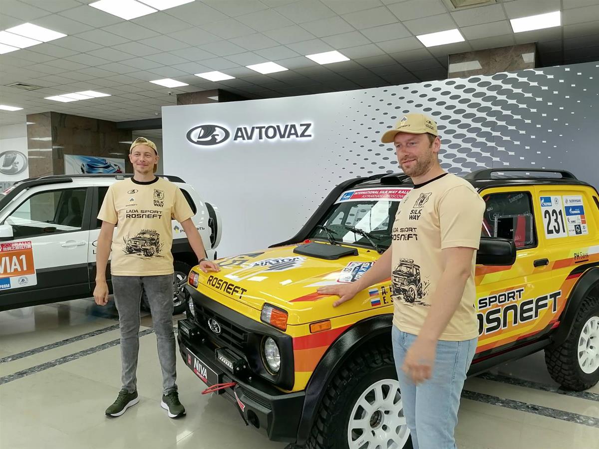 Экипаж на Lada Niva Legend стартовал из Тольятти на ралли 