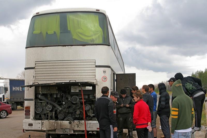 Автобус сломался в пути. Автовокзал красный Яр.