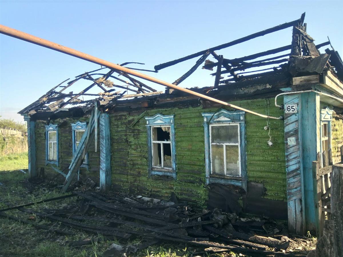 В Самарской области полицейский спас мужчину из горящего дома | 18.05.2023  | Самара - БезФормата