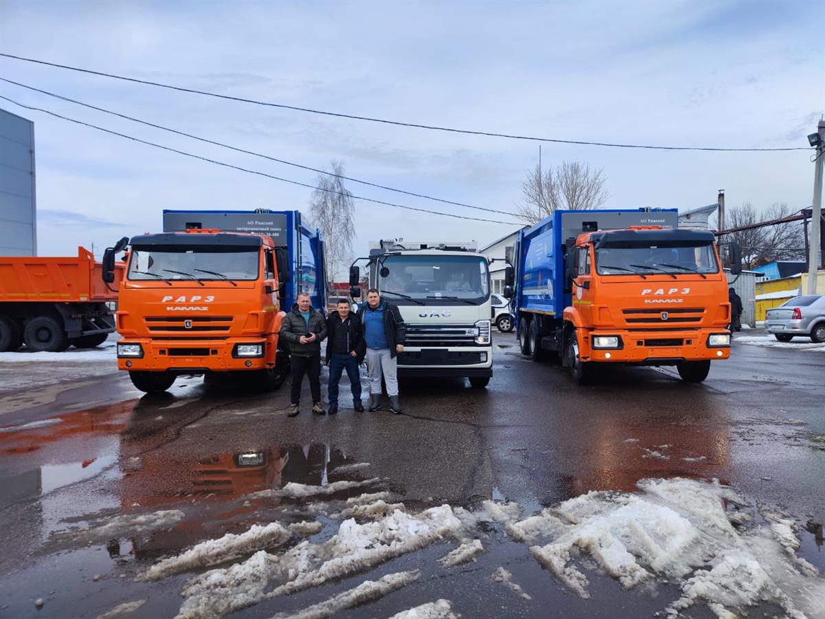 В Самарской области пополнился автопарк спецтехники для вывоза ТКО |  05.03.2024 | Самара - БезФормата