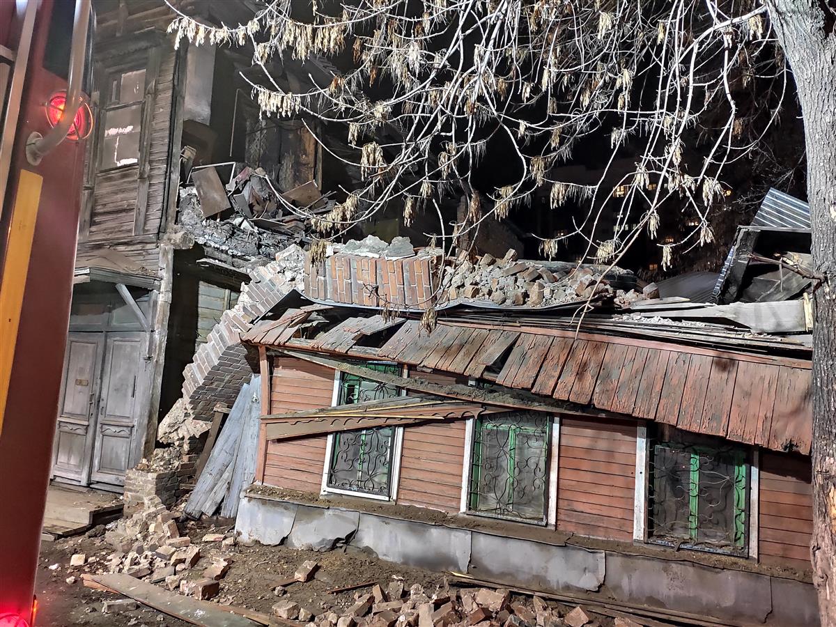 Что взорвалось в самаре сегодня. Бараки в центре Самары. В частном доме упала стена. Послед взрыва жил дома в Самаре ГАЗ.