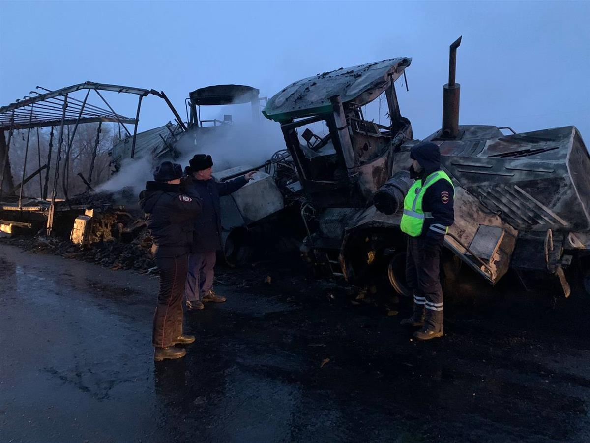 В Кинельском районе произошло ДТП с участием двух грузовиков, оба водителя  погибли - Волга Ньюс