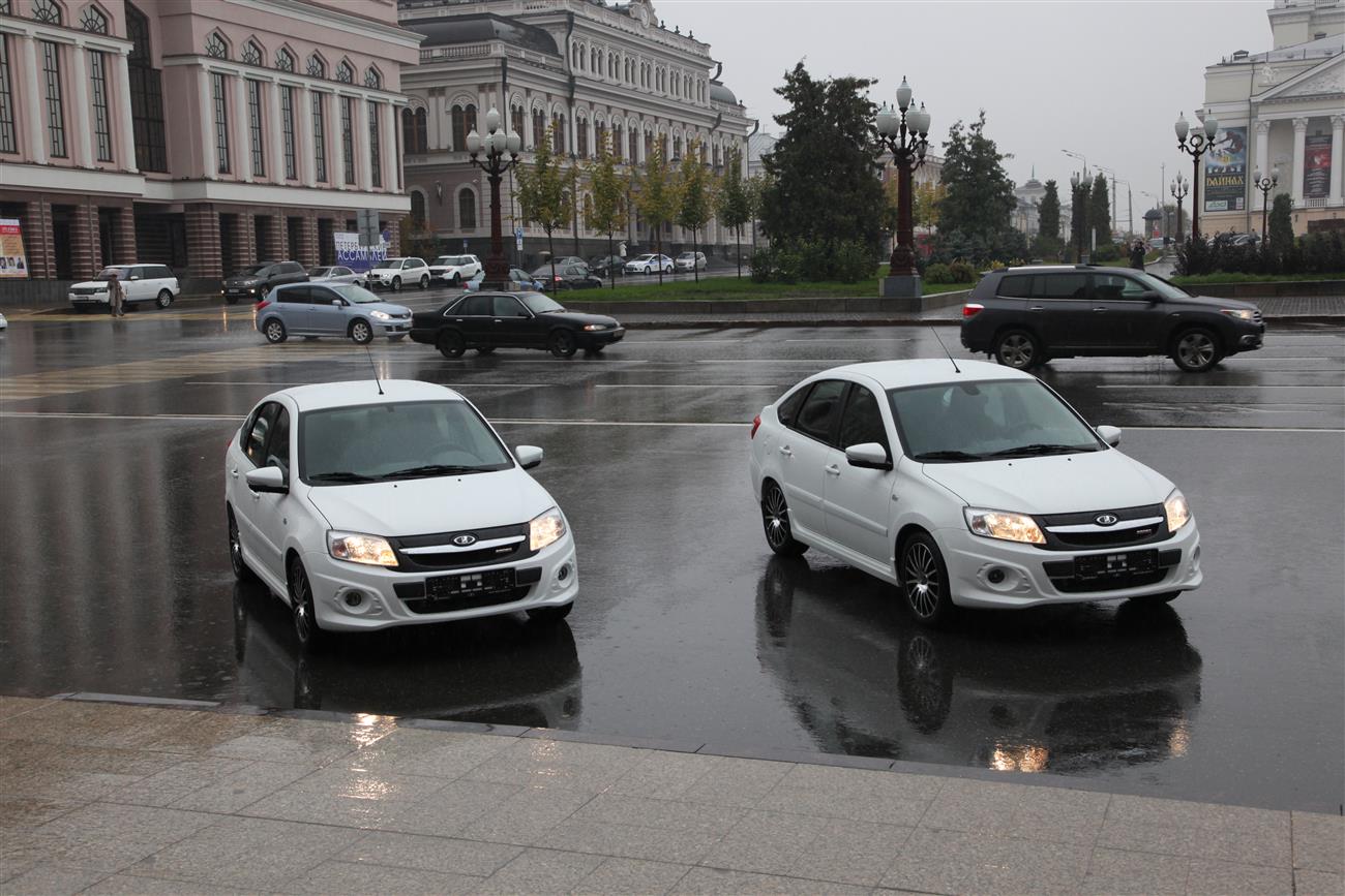 Президент Татарстана получил в подарок два лифтбека Lada Granta Sport -  Волга Ньюс