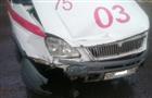 В Самаре водитель Skoda врезался в автомобиль "скорой помощи"