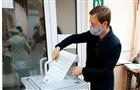 Активисты "Единой России" проверили соблюдение антиковидных мер на избирательных участках
