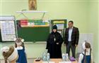 Самарский депутат передал спортивное оборудование первой в Самаре женской православной гимназии