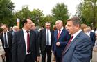 Николай Меркушкин принял участие в открытии памятника основателю нефтехимической промышленности региона