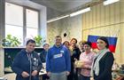 Волонтеры "Единой России" поздравили с наступающим праздником жительниц региона