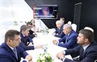 Дмитрий Махонин и гендиректор Госкорпорации "Роскосмос" Юрий Борисов провели рабочую встречу