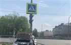 В Куйбышевском районе пешехода травмировало отлетевшее в результате ДТП дорожное ограждение