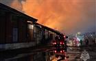В Тольятти горит здание крупного продуктового склада на ул. Базовая