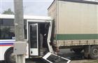 В Тольятти пострадали три пассажирки столкнувшегося с грузовиком автобуса