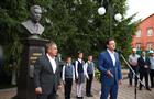 В Камышле установили памятник известному татарскому поэту Энверу Давыдову