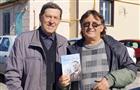 Кресты и звезды: Герой Соцтруда на фоне спасенного храма