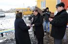 Держат руку на пульсе