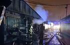 В Самаре 122 человека тушат крупный пожар на Птичьем рынке