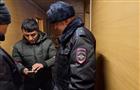 В Самаре мигрант пытался спрятаться от полицейских под кроватью