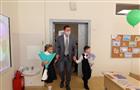 Дмитрий Азаров поздравил первоклассников с Днем знаний в новой школе на 5-й просеке