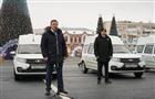 Дмитрий Азаров передал медикам ключи от 51 новой машины скорой и неотложной медпомощи