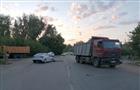 Водитель ВАЗ, нарушивший приоритет, попал под грузовик 