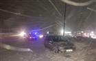 В Самарской области автомобилист врезался в Lada Kalina и сбил двух пешеходов