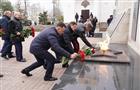 Дмитрий Азаров вместе с земляками почтил память сотрудников органов внутренних дел, погибших при исполнении долга
