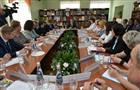 Глава региона провел в Сызрани совещание с активом социальной службы
