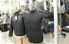 Пройдоха в тольяттинском ТЦ «Алтын» снял с манекена зимнюю куртку
