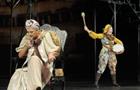 Театр "Колесо" открыл сезон премьерой спектакля "Священные чудовища" по пьесе Жана Кокто