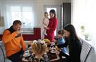 В Самарской области при господдержке многодетные родители Шишкины воспитывают дочек и получают новые профессии