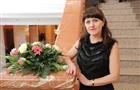 Сотрудница завода "Самарский Стройфарфор" получила поздравление и цветы от губернатора