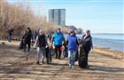 Депутаты и волонтеры очистили берег Волги от мусора