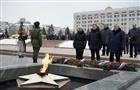 Губернатор Дмитрий Азаров вместе с земляками почтил память погибших героев