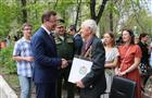 Дмитрий Азаров поздравил ветерана Николая Тарасова с 95-летием и Днем Победы