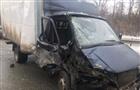 Водитель "Газели" в Самаре врезался в погрузчик и Lada Priora