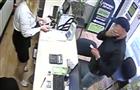 Тольяттинская полиция разыскивает мужчину, обхитрившего кассира микрозаймов