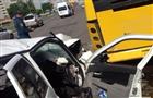 В Тольятти водитель Lada Priora столкнулся с двумя автобусами