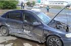 Два автомобилиста пострадали, не разъехавшись на тольяттинском перекрестке